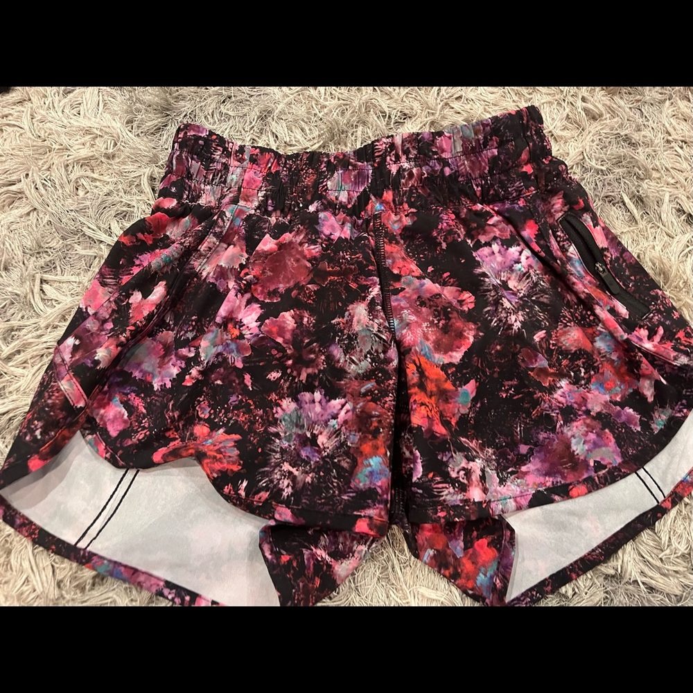 Size 6 high rise Lulu shorts
